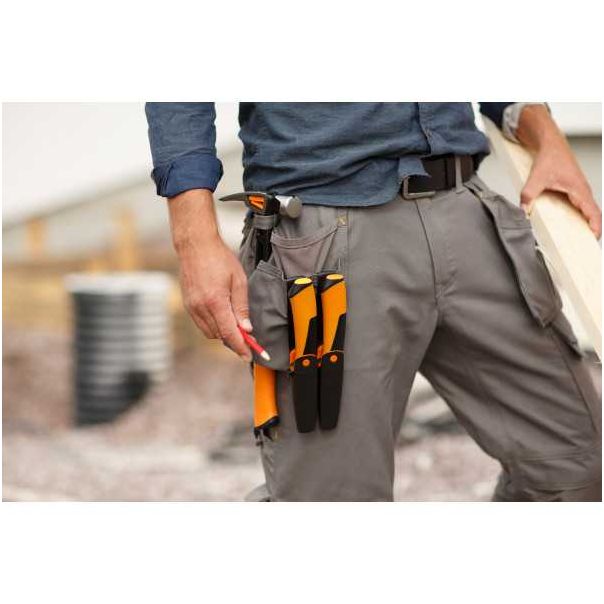 FISKARS Nož sa oštračem 1023621 - 046849