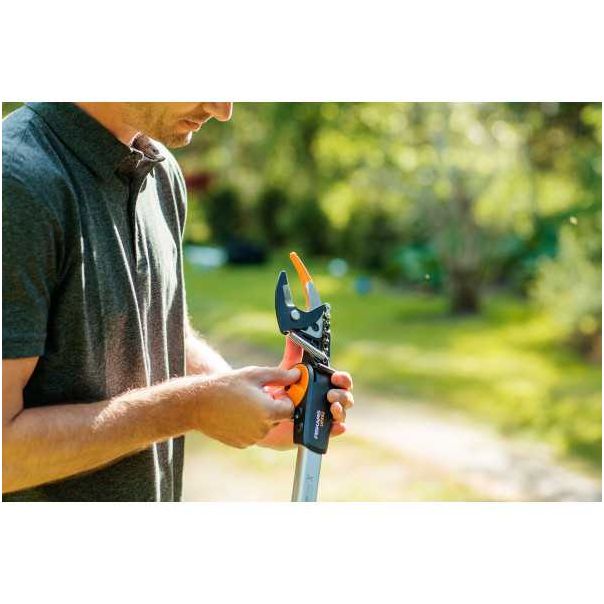 FISKARS Univerzalni sekač grana UPX82 1023625 - 052047