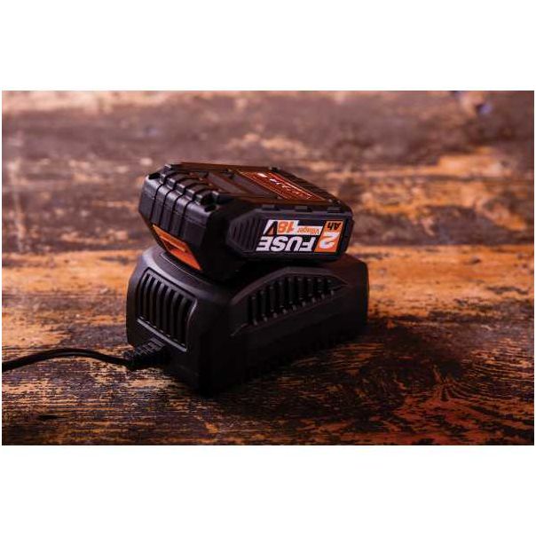 VILLAGER Fuse punjač 18V 2.4A - 056373