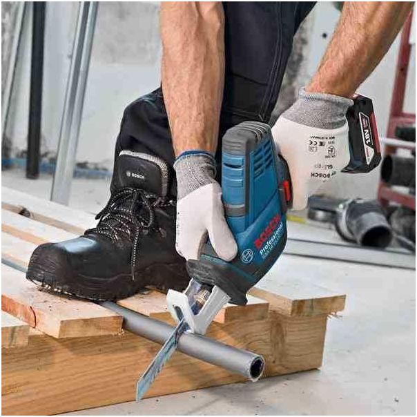 BOSCH Aku univerzalna testera GSA 18V-LI C u L-BOXX 136 sa 2x5,0 Ah Li-ion , list sabljaste testere - 06016A5002