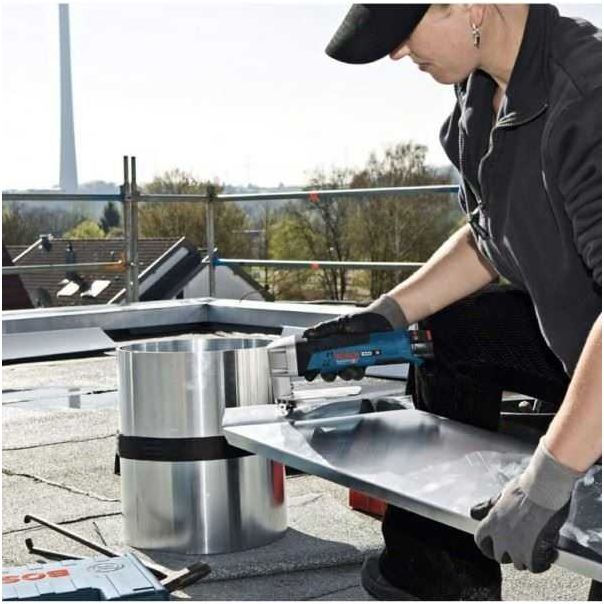 BOSCH Akumulatorske makaze za lim GSC 12V-13 Solo , bez baterija i punjača - 0601926105