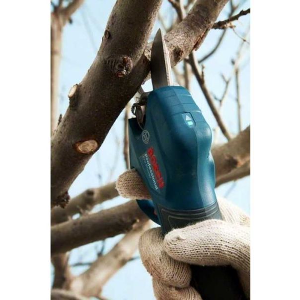 BOSCH Pro Pruner Professional akumulatorske makaze za baštu, 2xGBA 3.0Ah - 06019K1021