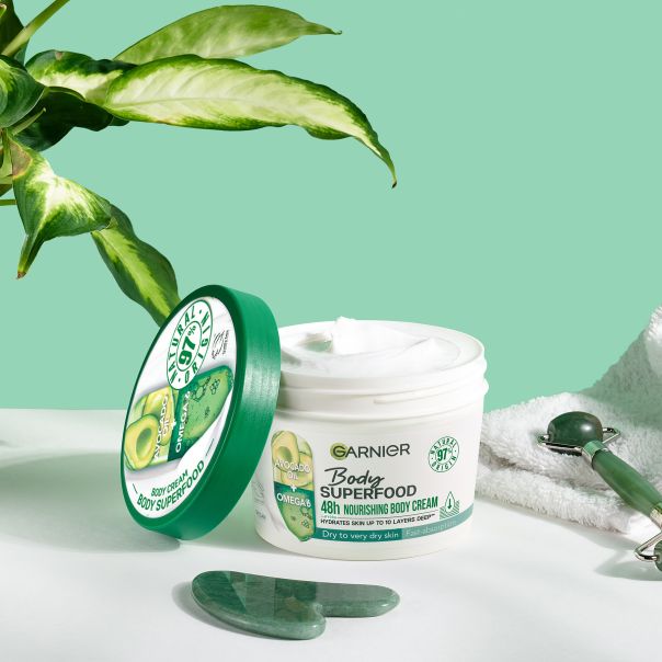 GARNIER Body Superfood Krema za telo avokado, 380 ml - 1100013702