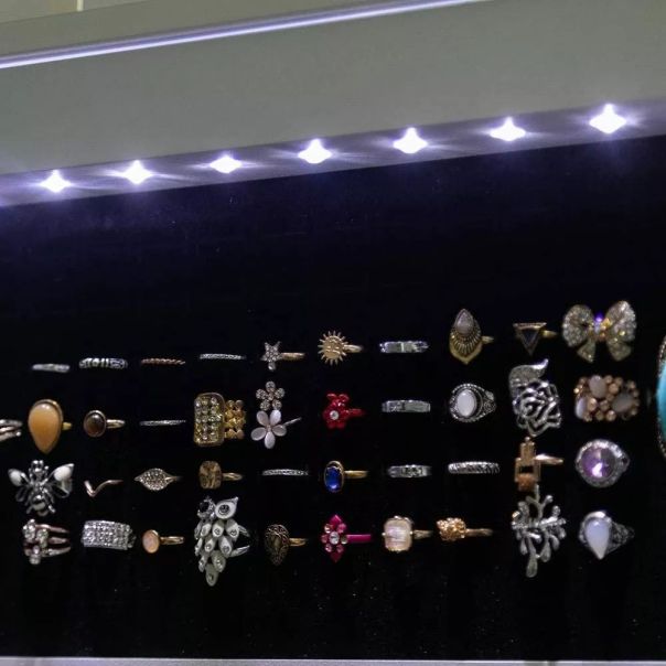 TIMELESS TOOLS Ormar za Šminku sa Ogledalom i LED Osvetljenjem 156x41x37 - 1211-1-1-1-1-1-1-1