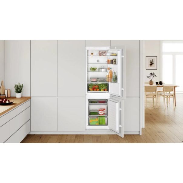 BOSCH Ugradni kombinovani frižider KIV86NSE0 - EP2951842