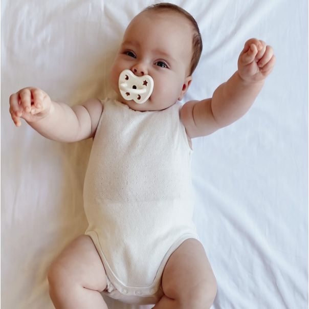 Hevea simetrična cucla od prirodne gume (0-3 mes) Mlečno bela - 210161-1