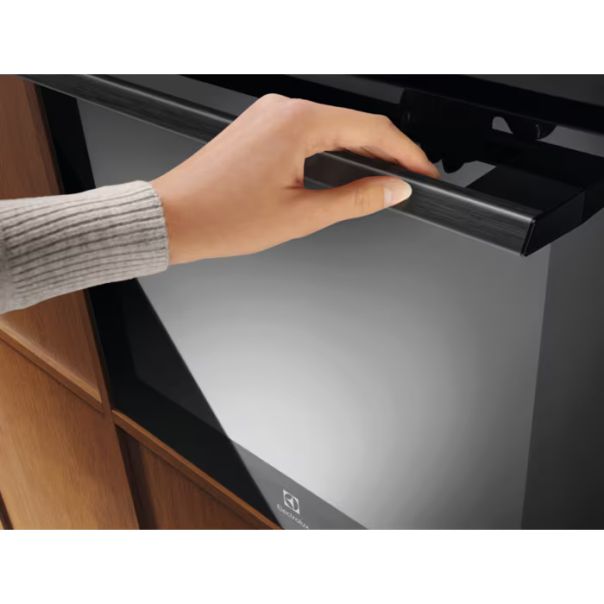 ELECTROLUX Ugradna rerna LOE8P38Z BI - 21290