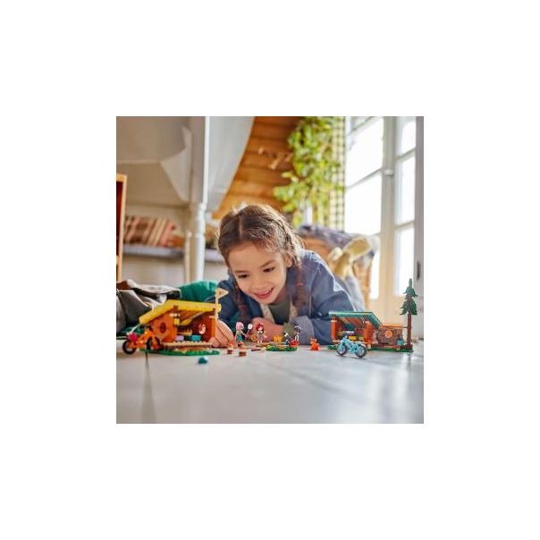 LEGO 42624 Udobne kolibe avanturističkog kampa - 227515