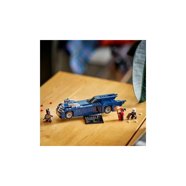 LEGO 76274  Betmen™ sa Betmobilom™ protiv Harli Kvin™ i Gospodina Ledenog™ - 227564