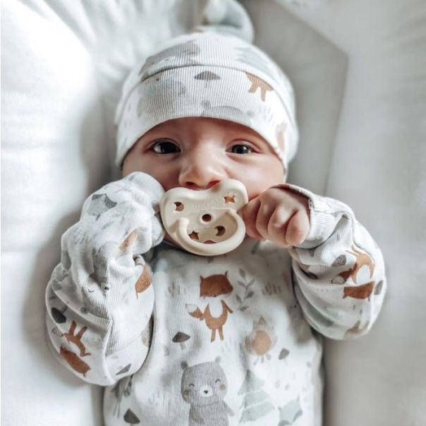 Hevea ortodontska cucla od prirodne gume Bebi plava i mlečno bela (0-3 mes) 2 kom - 250341-1