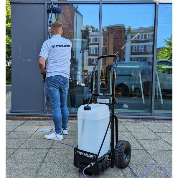 STREAMLINE  Profesionalni sistem na kolicima za čišćenje staklenih površina Streamflo 25L - 17675