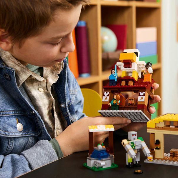 LEGO 21273 Napad avetinjskog balona na selo - 281876