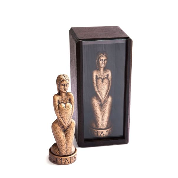 ROD - Poklon set velika skulptura LADA u drvenoj kutiji - ROD000309