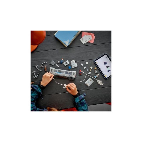 LEGO 76321 Spajdermen protiv Dok Oka – scena na stanici metroa - 317882