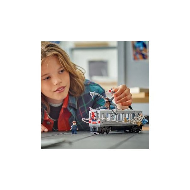 LEGO 76321 Spajdermen protiv Dok Oka – scena na stanici metroa - 317882