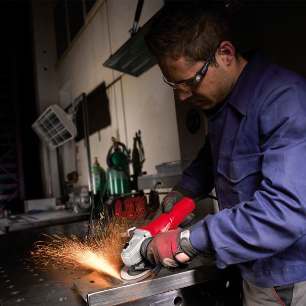 MILWAUKEE Ugaona brusilica 125mm 1000W - AGV 10-125 EK - 4933451222