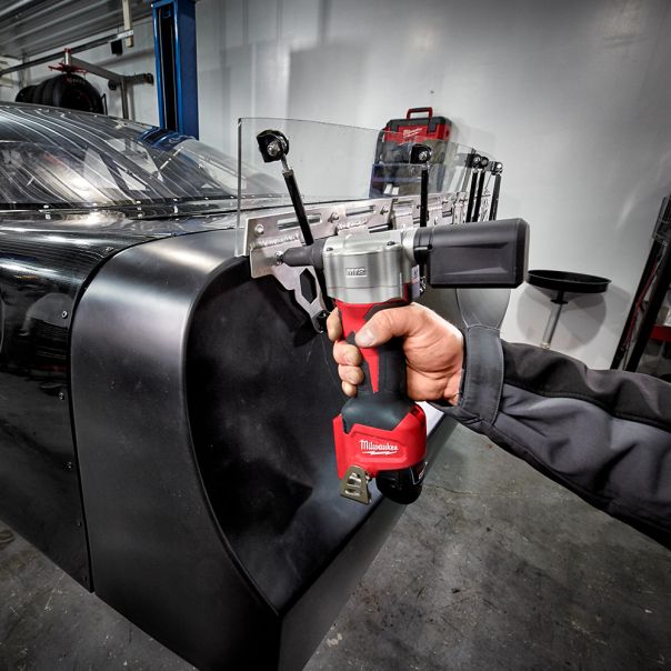 MILWAUKEE Aku. pištolj za pop nitne 12V 2Ah - M12BPRT-201X - 4933464405