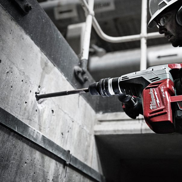 MILWAUKEE Aku. bušilica-čekić SDS-Max 18V 12Ah 6.1J - M18CHM-121C - 4933471284