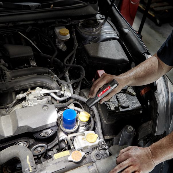 MILWAUKEE Aku. ručna baterijska lampa - L4FMLED-301 - 4933479770