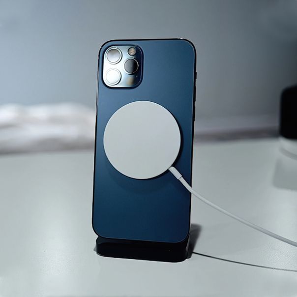 Bežični punjač (WiFi) Magnetic connection 15W sa Type C kablom, bela - P947