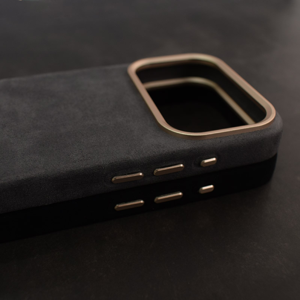 Maska za iPhone 17 Pro Max Mag Case Alkantara crna - 621680