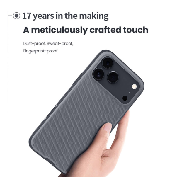 Maska za iPhone 17 Pro Max (bez otvora za logo) Nillkin Super Frosted Shield Pro transparent crna - EP2770627