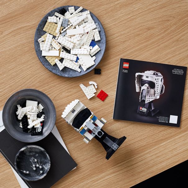 75305 Kaciga Skaut trupera™ - 75305