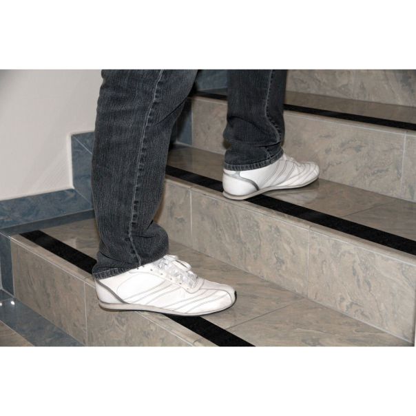 LAMPA ACCESSORIES Neklizajuća samolepljiva traka crna 5mX5cm - 98891