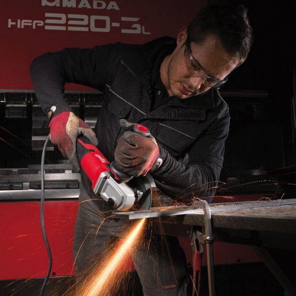 MILWAUKEE Ugaona brusilica sa regulacijom 125mm 1550W - AGV 15-125 XE - 4933428127