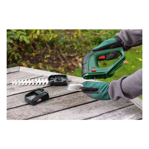 BOSCH Aku makaze za travu i žbunje AdvancedShear 18V-10 - bez baterije i punjača - 0600857001