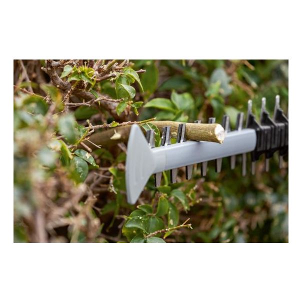 BOSCH Aku makaze za živu ogradu GHE 18V-50 - bez punjača i baterije - 06008C9500