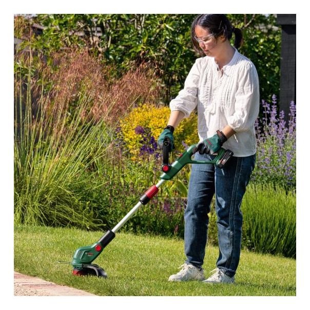 BOSCH Aku trimer za travu UniversalGrassCut 18V-26-500 - bez punjača i baterije - 06008C1F01