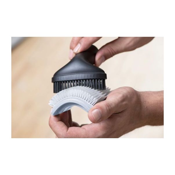 BOSCH Akumulatorski usisivač UniversalVac 18V, Solo+POKLON Baterija PBA 18V 2,5 Ah+Punjač AL 18V - 06033B9102-1600A0262