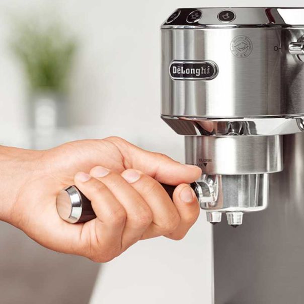 DELONGHI Aparat za espresso kafu EC685M - EC.685.M