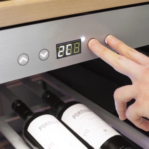 CASO Rashladna vitrina za vina WineSafe 12 Classic - B622