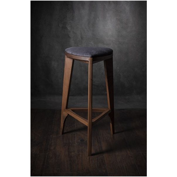 MEDA FURNITURE Terza Stoffa – Barska stolica od oraha sa tapaciranim sedištem - OrahTerStof35