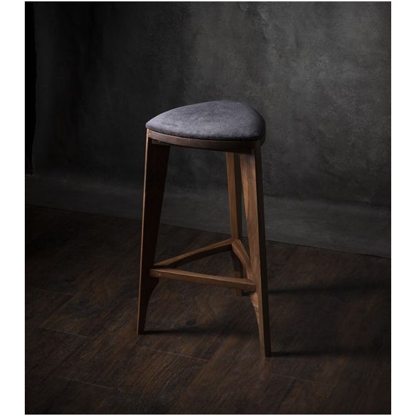 MEDA FURNITURE Terza Stoffa – Barska stolica od oraha sa tapaciranim sedištem - OrahTerStof3561