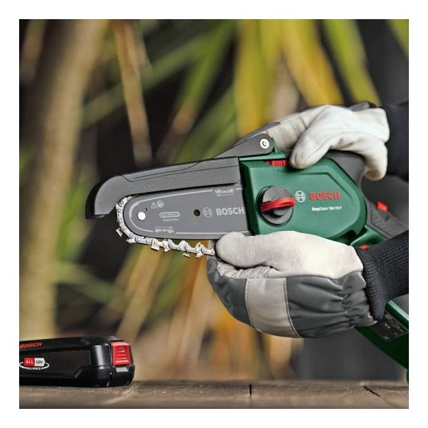 BOSCH Aku lančana testera EasyChain 18V-15-7 - bez baterije i punjača - 06008B8901