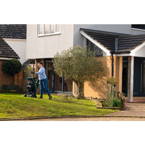 BOSCH Seckalica - drobilica UniversalShredder 2x18V-25 - bez baterije i punjača - 06008E0001