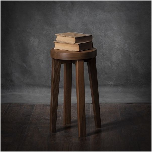 MEDA FURNITURE Orahov krug – pomoćni stočić - StoKrug45