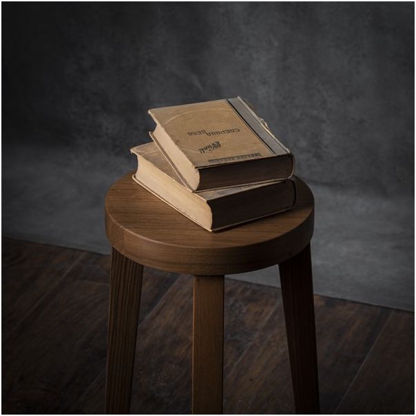 MEDA FURNITURE Orahov krug – pomoćni stočić - StoKrug45