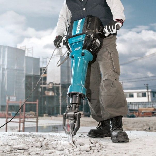 MAKITA Elektro-pneumatski čekić za štemovanje HM1812 - HM1812