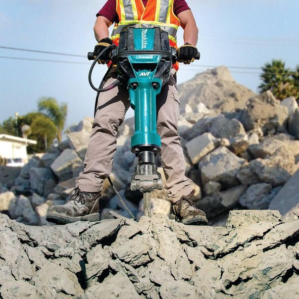 MAKITA Elektro-pneumatski čekić za štemovanje HM1812 - HM1812