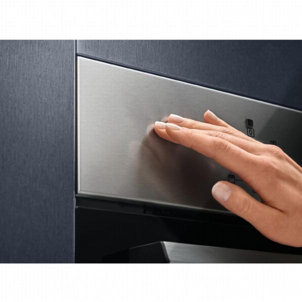 ELECTROLUX Ugradna rerna sa ventilatorom EZA2400AOX - EZA2400AOX