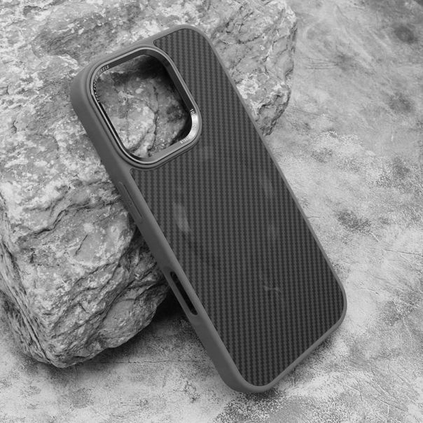Maska CARBON MagSafe za iPhone 16 Pro, siva (big camera) - F120786