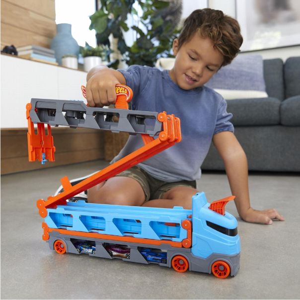 HOT WHEELS Mega transporter sa stazom - 1015000622