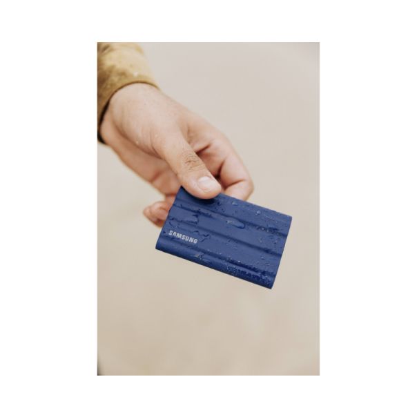 SAMSUNG Eksterni hard disk Portable SSD 1TB T7 Shield, plava - SKSAMUPE1T0REU
