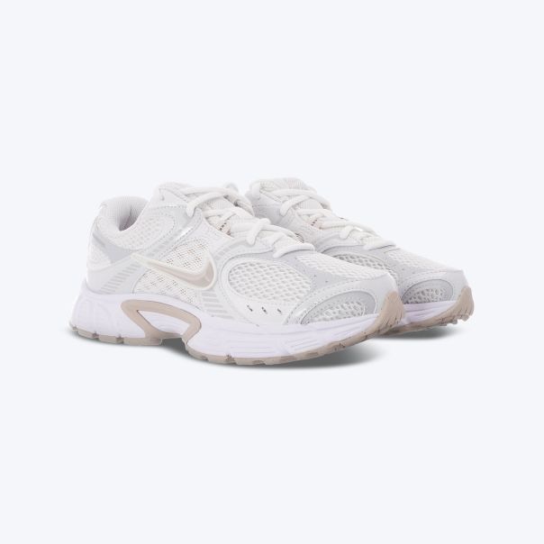 NIKE Patike v5 rnr W - HQ7901-110