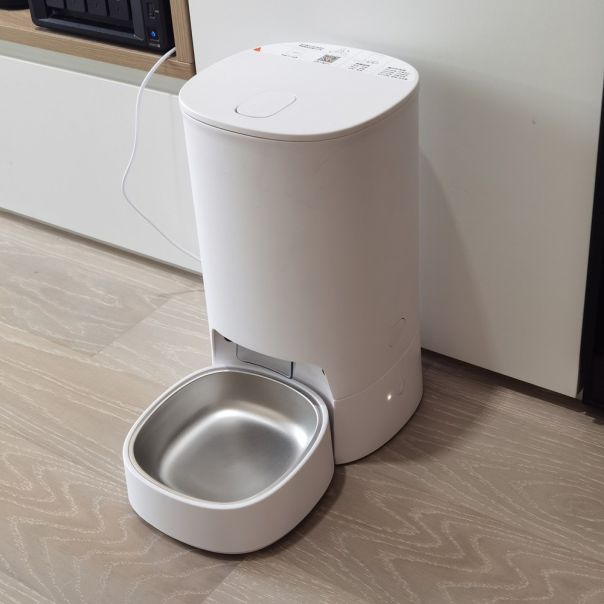 BOLZZ Hranilica za ljubimce basic bela - BOLPETHRABAS