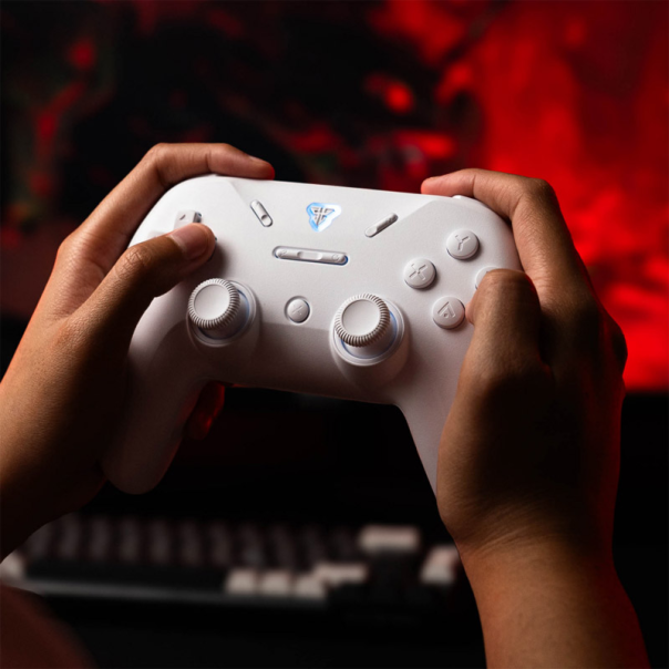 Joypad wireless Fantech WGP12S Revolver III beli - G223248